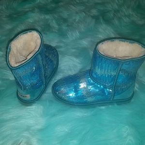 UGGS 💙❄💙❄sequence aqua blue Wave